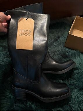 FRYE AND CO. Black Leather Mid-Calf Heeled Boots